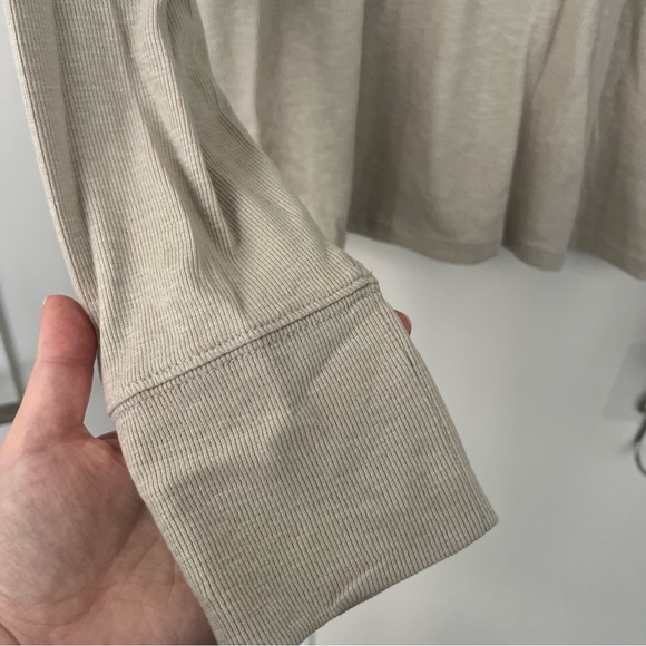 NWT Gap Beige Long Sleeve Shirt - Picture 2 of 5